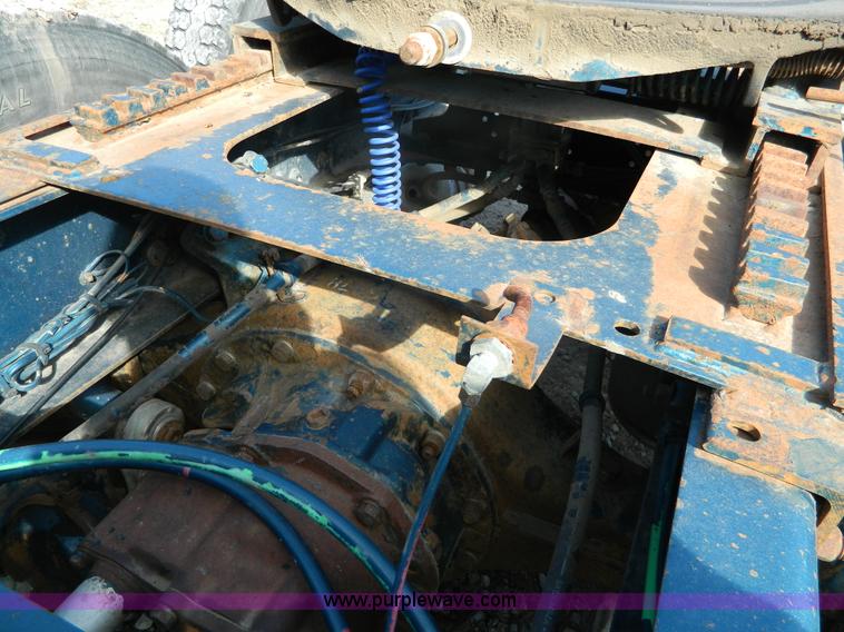 image for item L7324 1994 Freightliner FLD semi truck