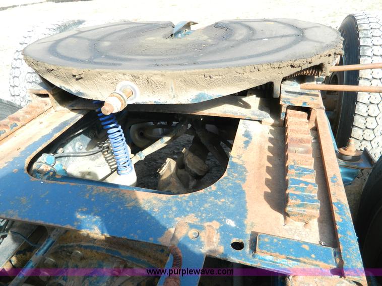 image for item L7324 1994 Freightliner FLD semi truck