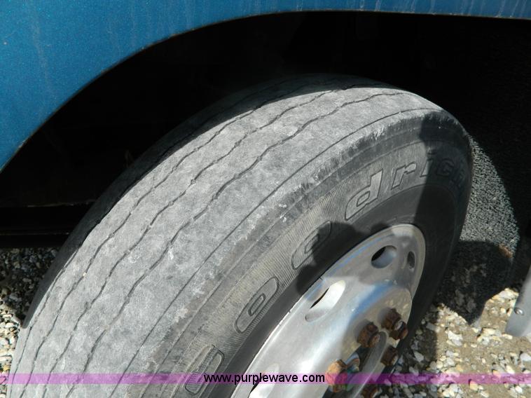 image for item L7324 1994 Freightliner FLD semi truck