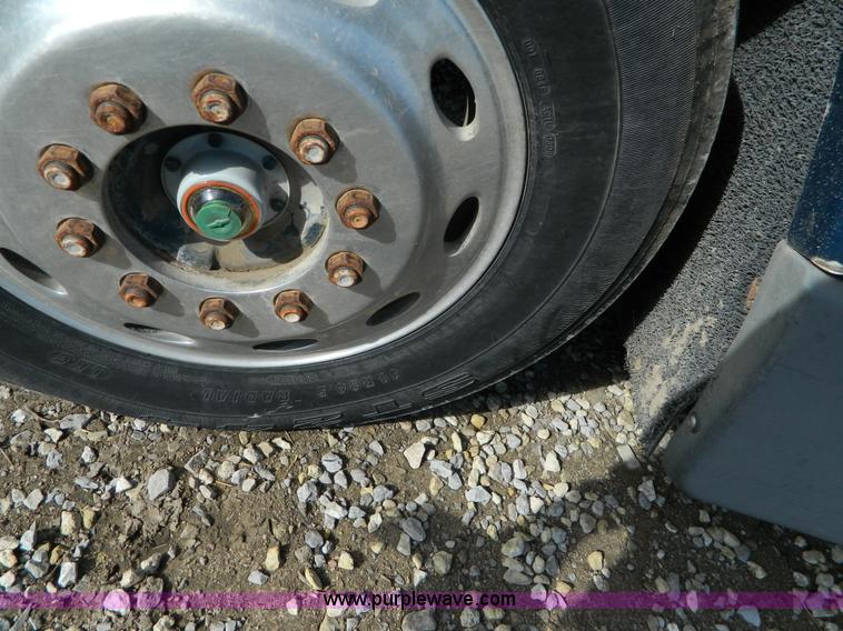 image for item L7324 1994 Freightliner FLD semi truck