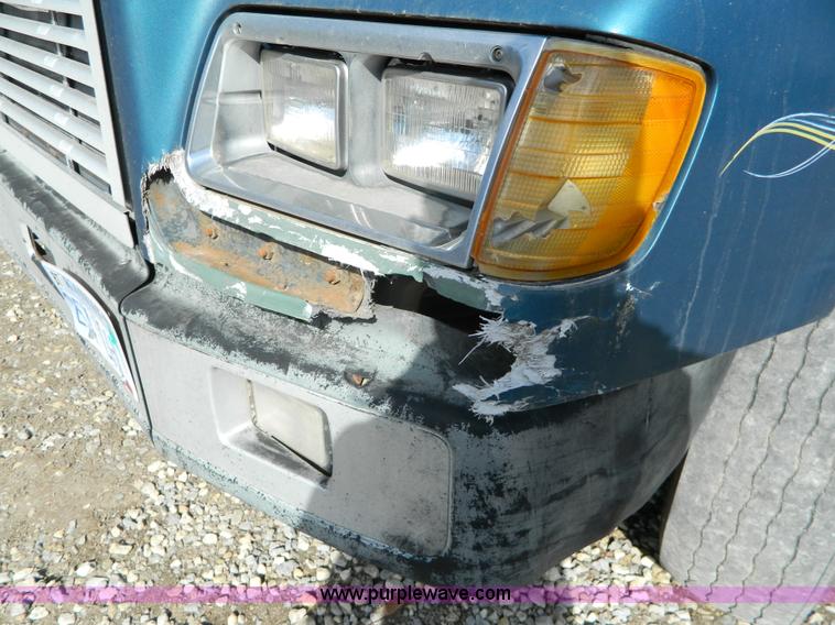 image for item L7324 1994 Freightliner FLD semi truck