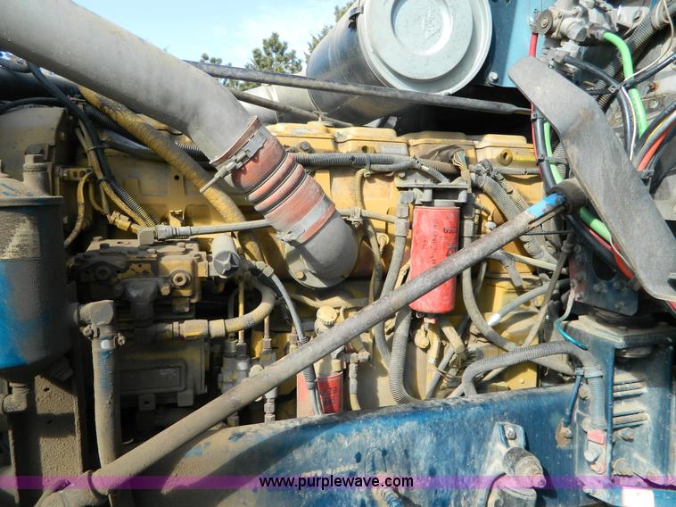 image for item L7324 1994 Freightliner FLD semi truck