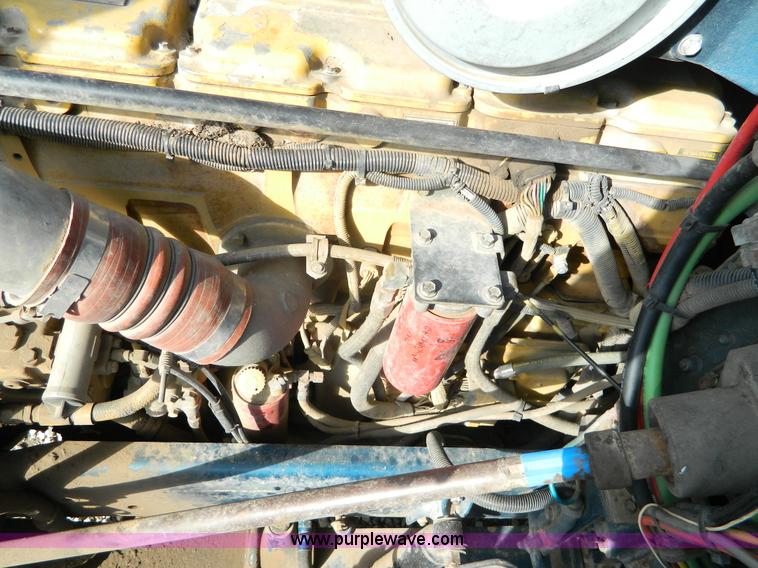 image for item L7324 1994 Freightliner FLD semi truck