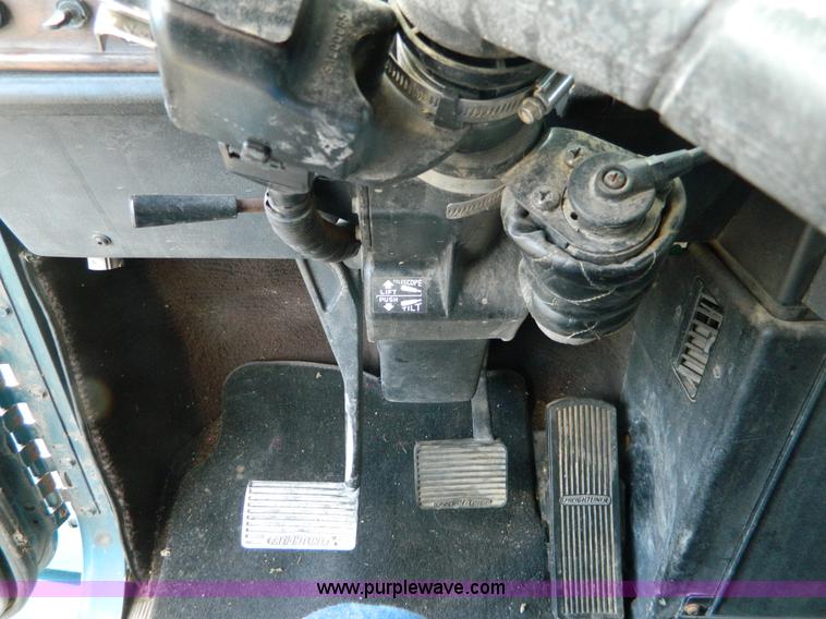 image for item L7324 1994 Freightliner FLD semi truck