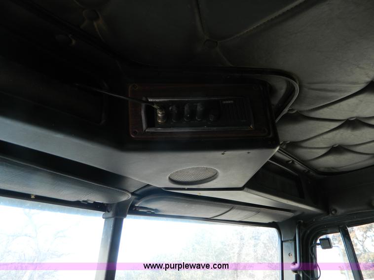 image for item L7324 1994 Freightliner FLD semi truck