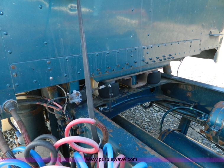 image for item L7324 1994 Freightliner FLD semi truck