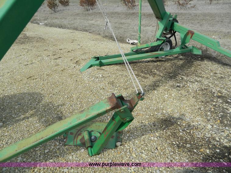 image for item L7329 John Deere double drill hitch