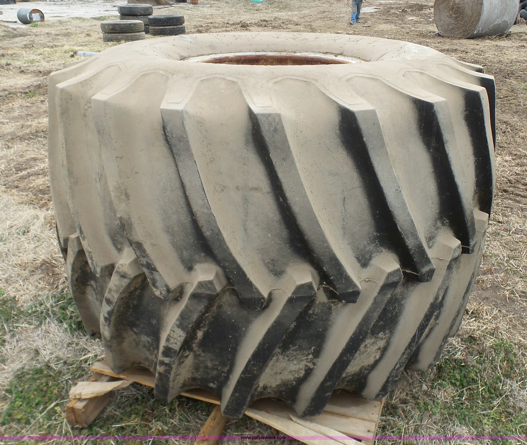 (2) Firestone 66x43.0025 flotation tires and wheels in Pleasant Hill