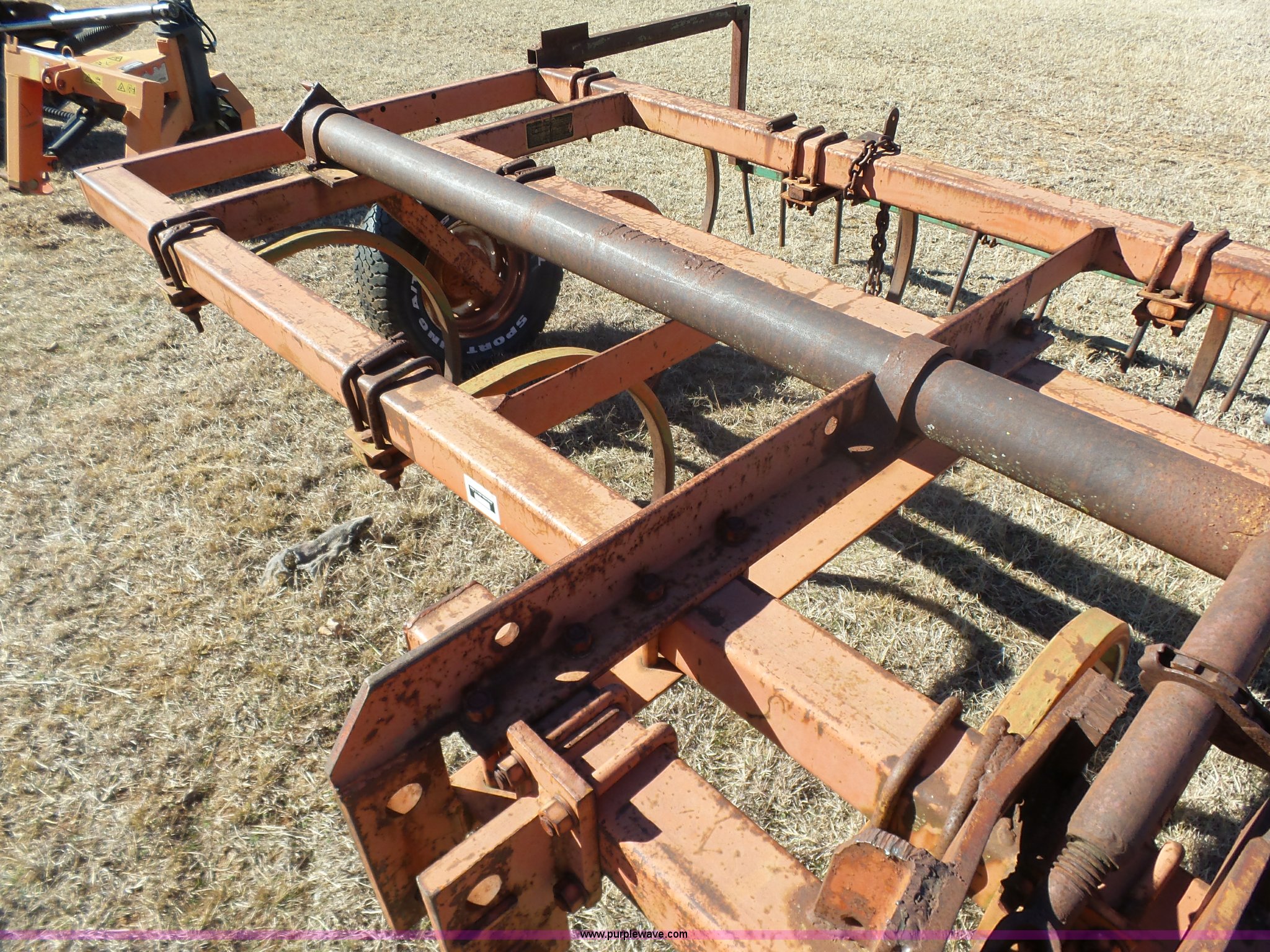 Allis Chalmers 61016 chisel plow in Guthrie, OK Item L6160 sold Purple Wave