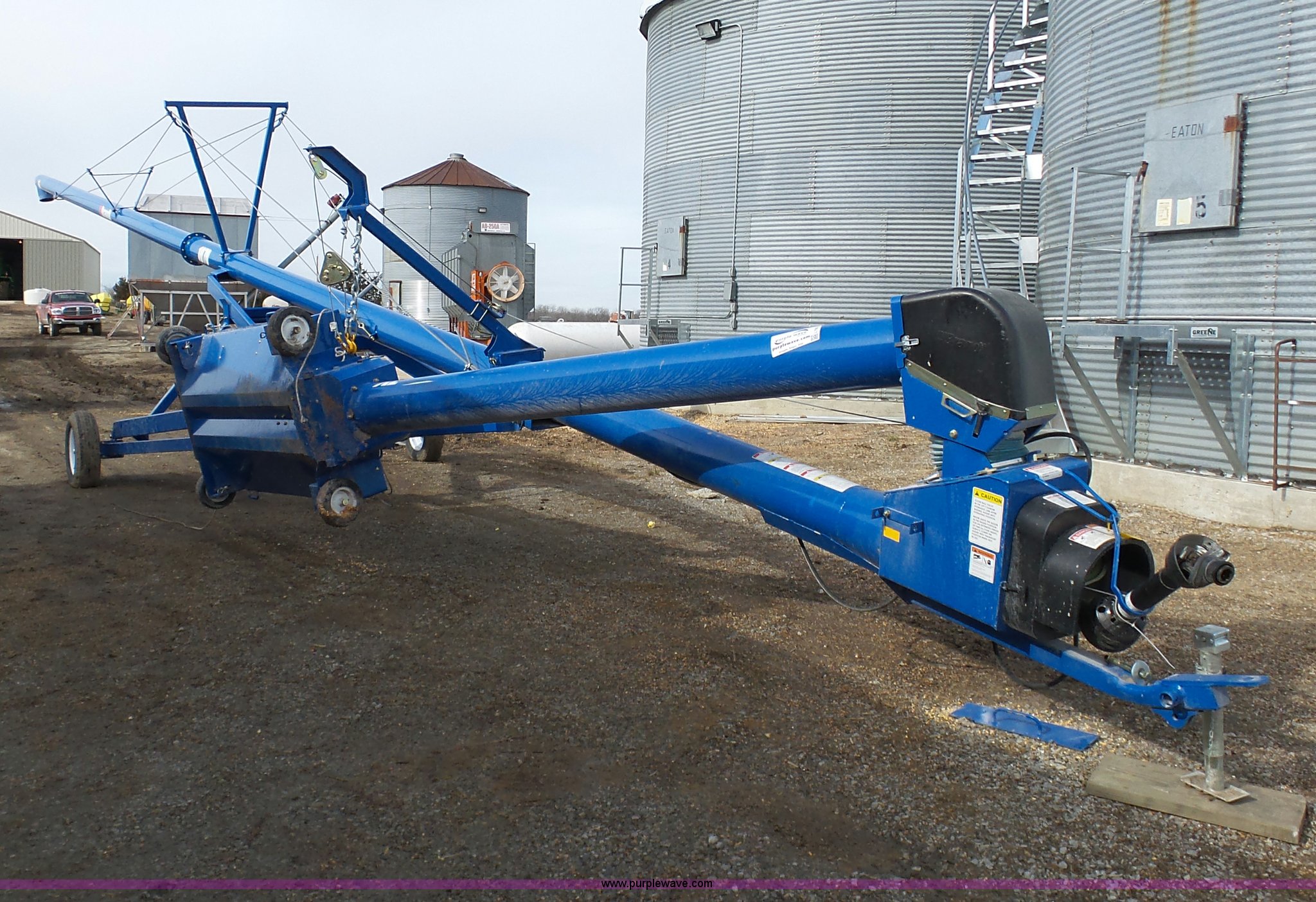 2015 Brandt Swing Away 1070 XL auger in Harris, MO Item L7063 sold