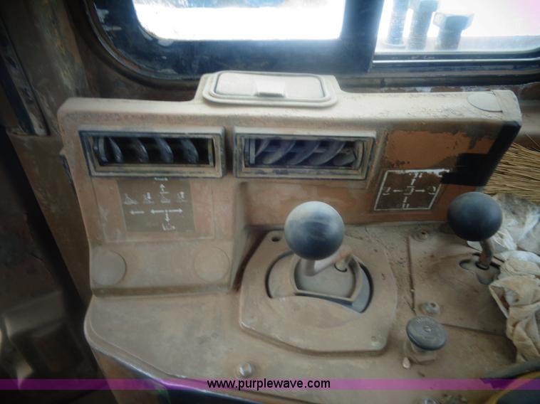 image for item AL9227 1993 Caterpillar D10N dozer