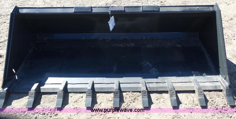 image for item AP9743 Gehl skid steer bucket