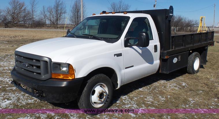 image for item AX9223 2000 Ford F350 dump bed truck