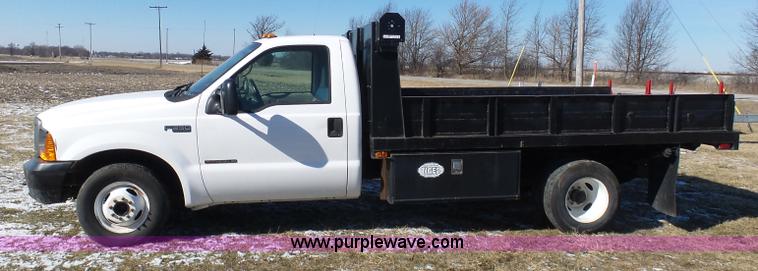 image for item AX9223 2000 Ford F350 dump bed truck
