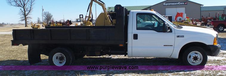 image for item AX9223 2000 Ford F350 dump bed truck