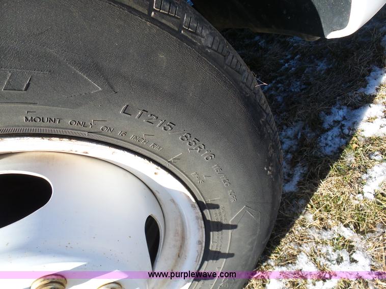 image for item AX9223 2000 Ford F350 dump bed truck