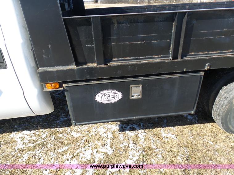 image for item AX9223 2000 Ford F350 dump bed truck