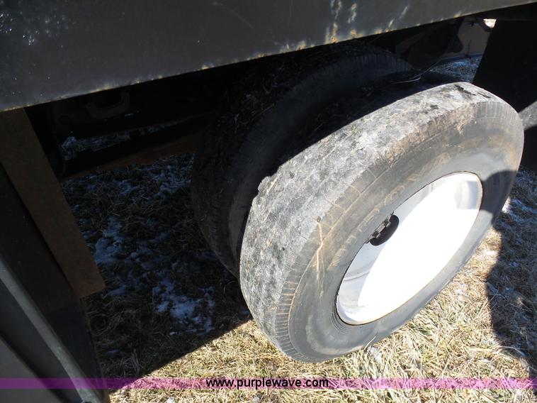 image for item AX9223 2000 Ford F350 dump bed truck