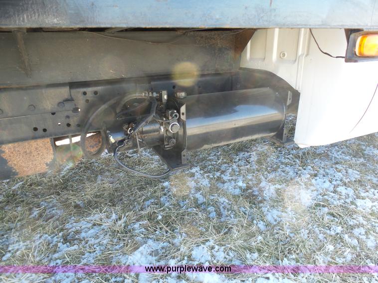image for item AX9223 2000 Ford F350 dump bed truck