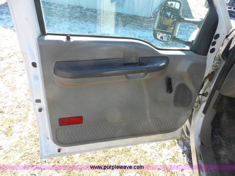 image for item AX9223 2000 Ford F350 dump bed truck