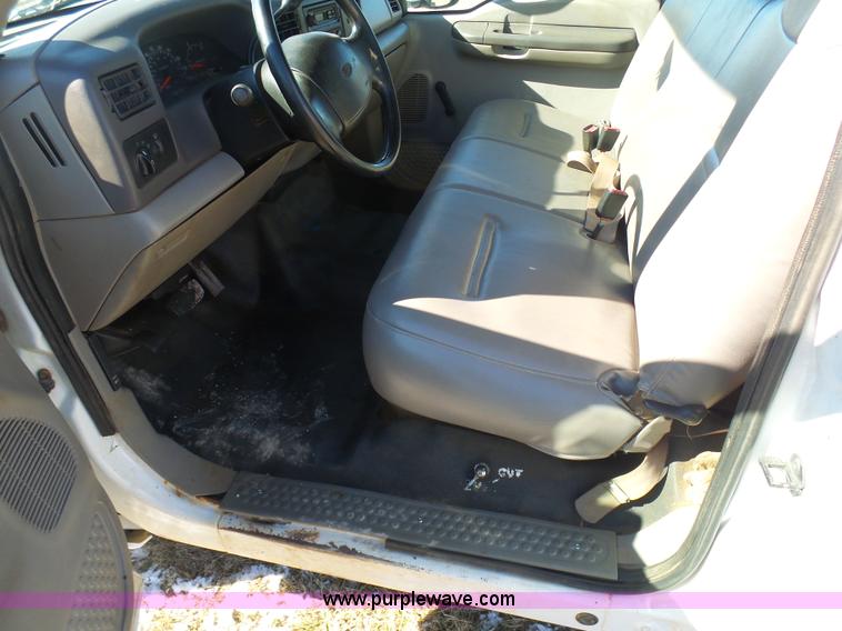 image for item AX9223 2000 Ford F350 dump bed truck