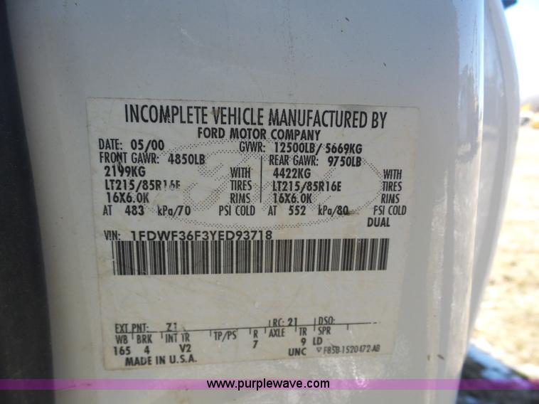image for item AX9223 2000 Ford F350 dump bed truck