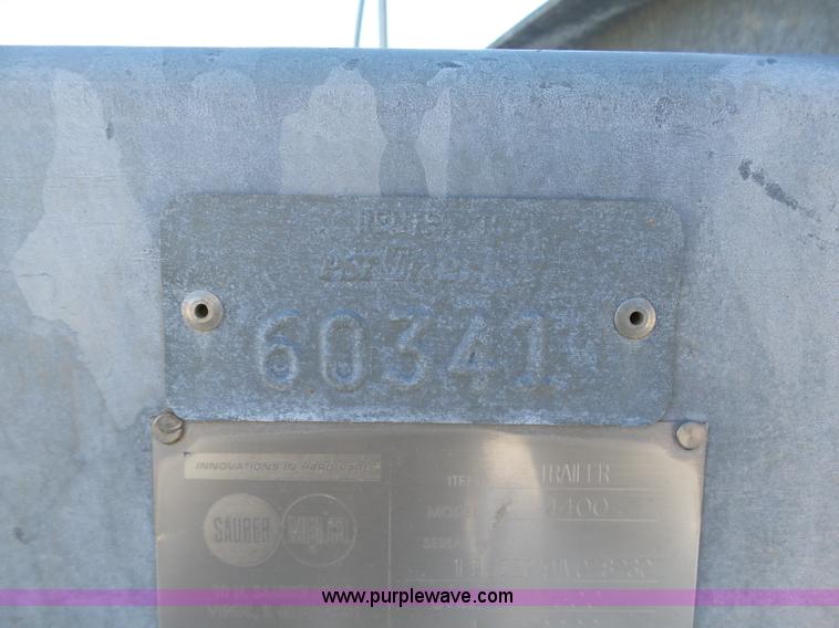image for item AX9226 2001 Sauber 4400 extendable pole trailer