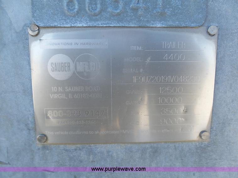 image for item AX9226 2001 Sauber 4400 extendable pole trailer