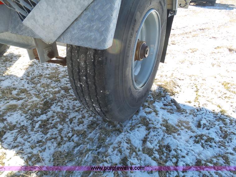 image for item AX9226 2001 Sauber 4400 extendable pole trailer