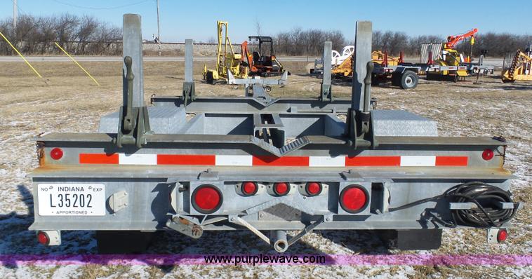 image for item AX9226 2001 Sauber 4400 extendable pole trailer