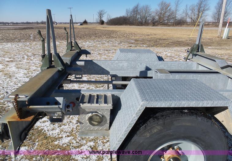 image for item AX9226 2001 Sauber 4400 extendable pole trailer