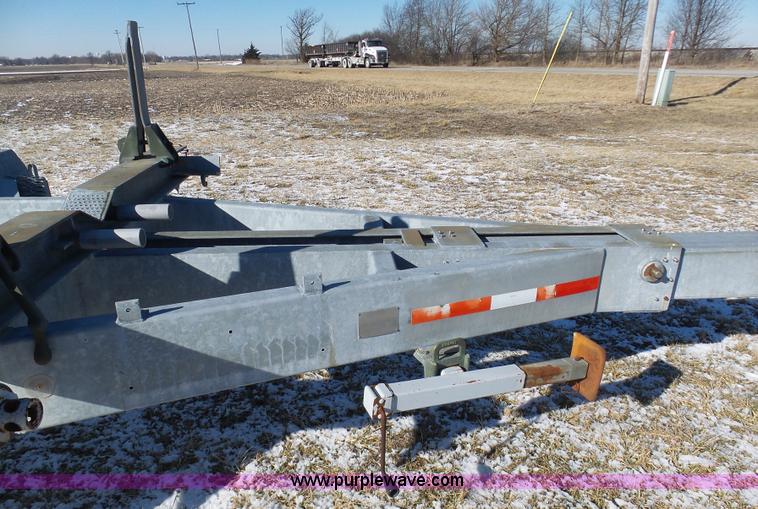 image for item AX9226 2001 Sauber 4400 extendable pole trailer