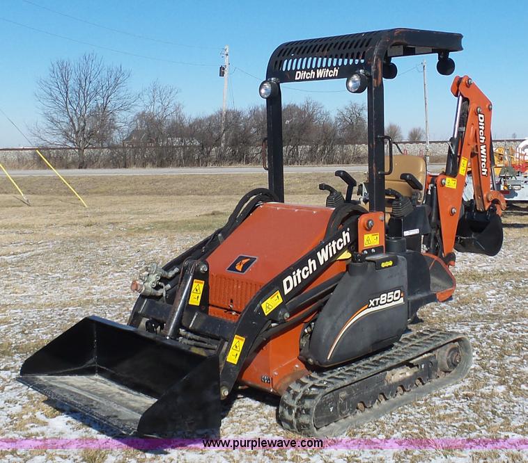 image for item AX9235 2008 Ditch Witch XT850 tool carrier