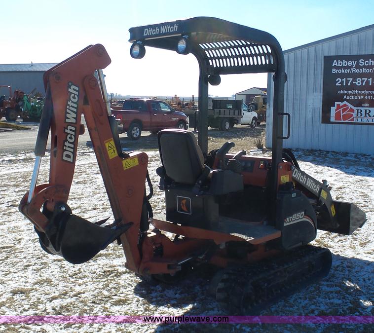 image for item AX9235 2008 Ditch Witch XT850 tool carrier