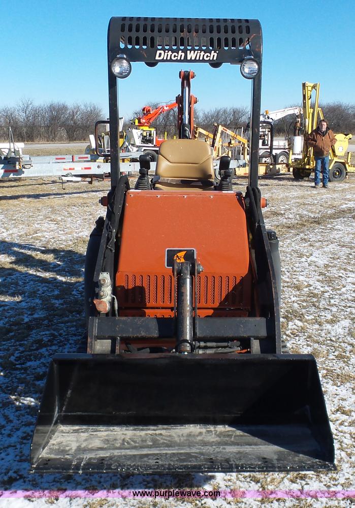 image for item AX9235 2008 Ditch Witch XT850 tool carrier