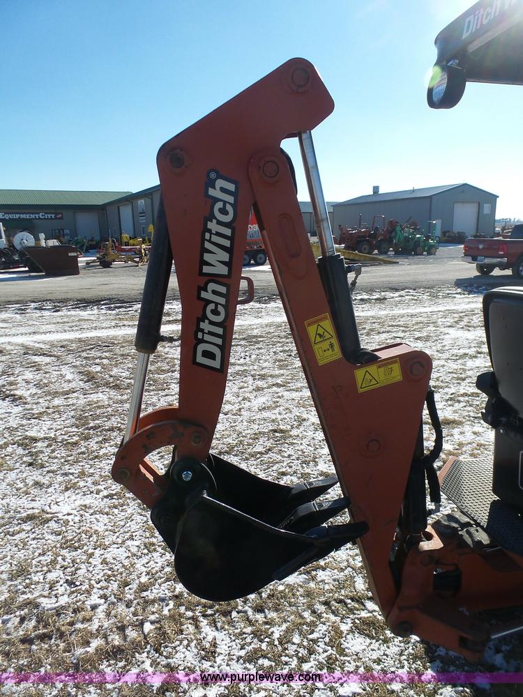 image for item AX9235 2008 Ditch Witch XT850 tool carrier