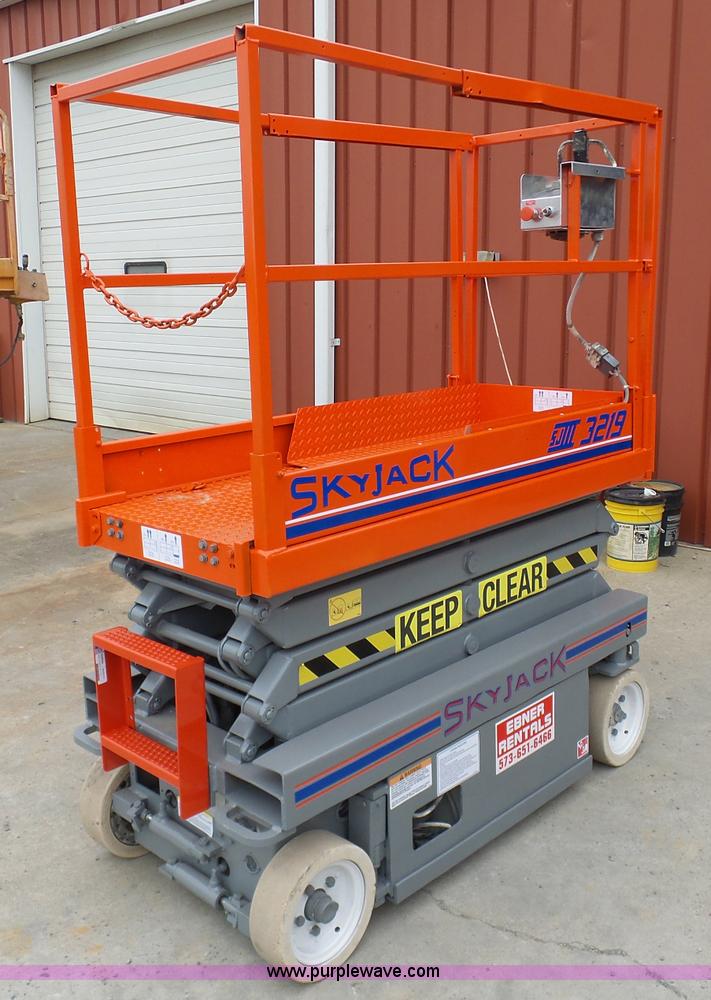 image for item BI9240 Sky Jack III 3219 scissor lift
