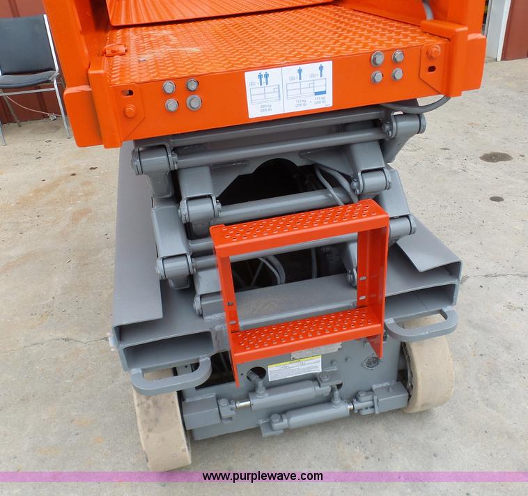 image for item BI9240 Sky Jack III 3219 scissor lift