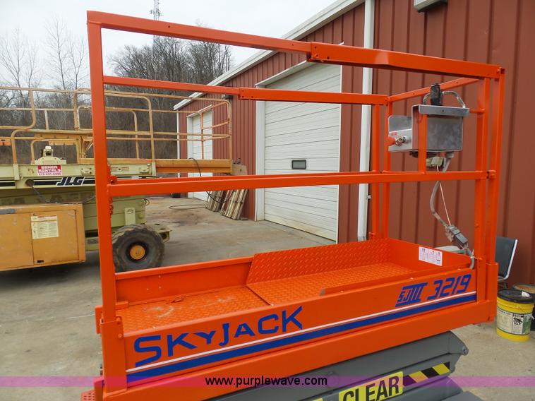 image for item BI9240 Sky Jack III 3219 scissor lift