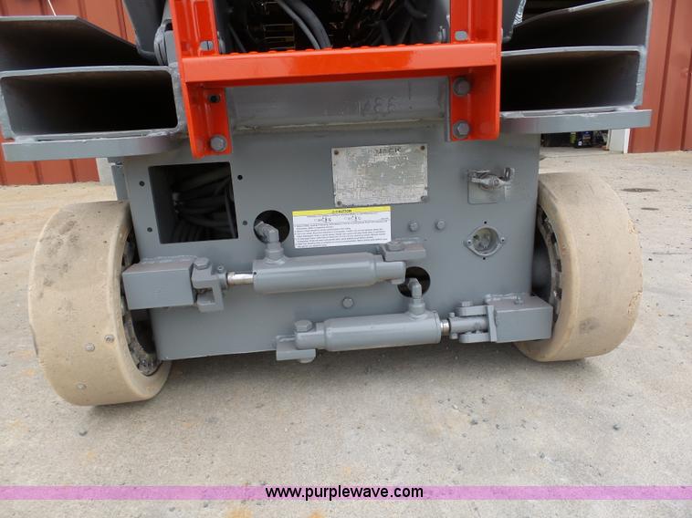 image for item BI9240 Sky Jack III 3219 scissor lift