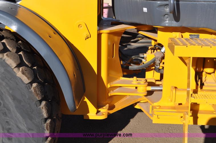 image for item G7235 2011 John Deere 544K wheel loader