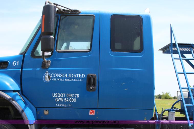 image for item I1630 2007 International 7600 tank truck