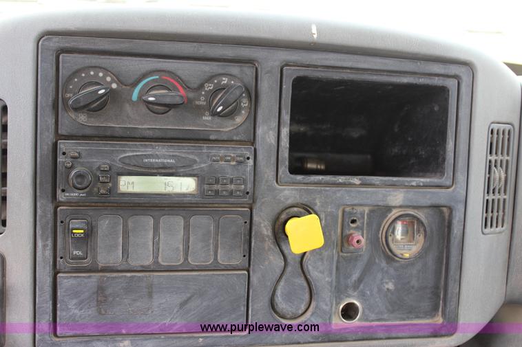 image for item I1630 2007 International 7600 tank truck