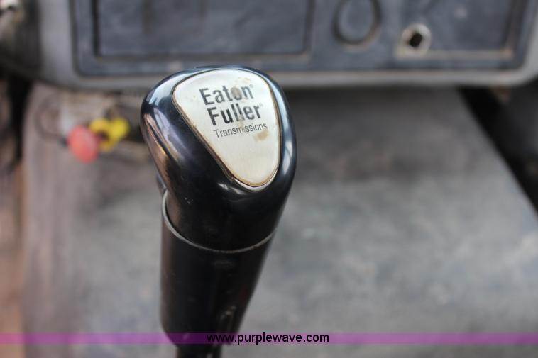 image for item I1630 2007 International 7600 tank truck