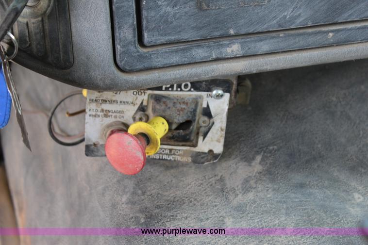 image for item I1630 2007 International 7600 tank truck