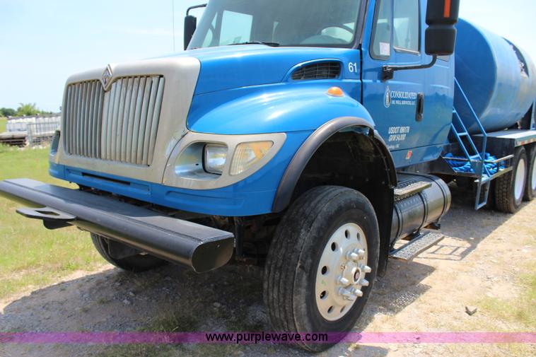 image for item I1630 2007 International 7600 tank truck