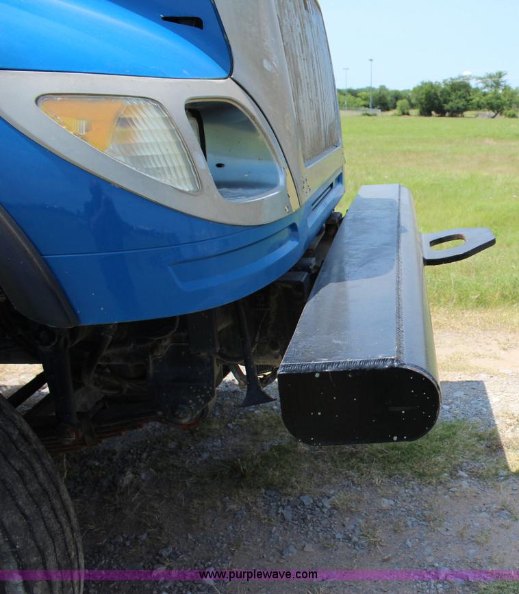 image for item I1630 2007 International 7600 tank truck