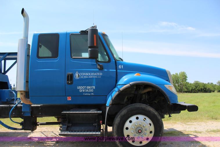 image for item I1630 2007 International 7600 tank truck
