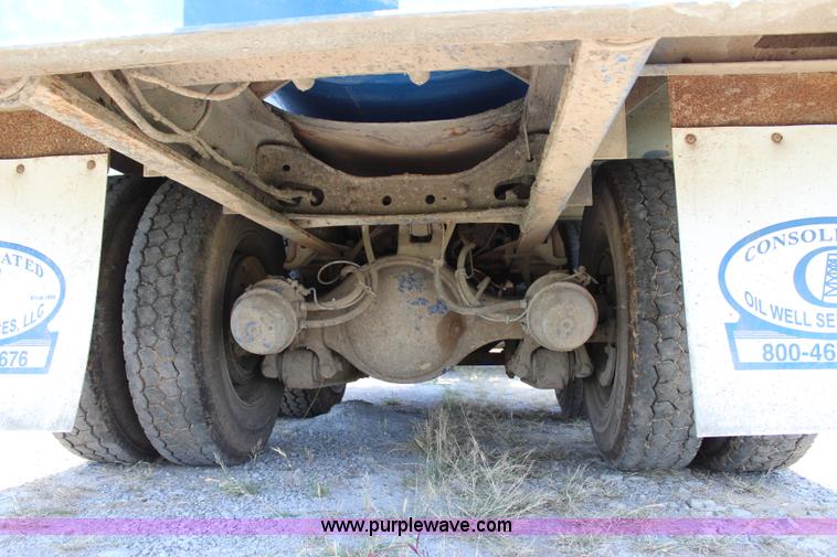 image for item I1630 2007 International 7600 tank truck