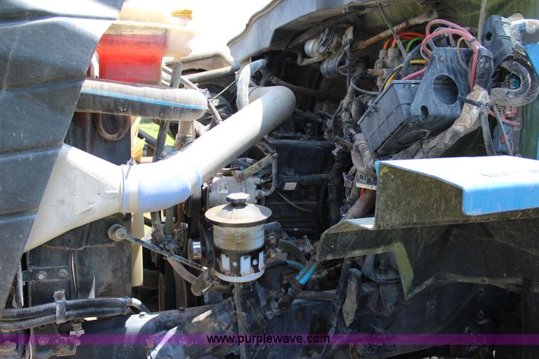 image for item I1630 2007 International 7600 tank truck